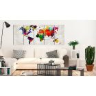 Kép - Színes világtérkép gyűrt háttéren