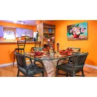 Kép - Virágcsokor piros vázában