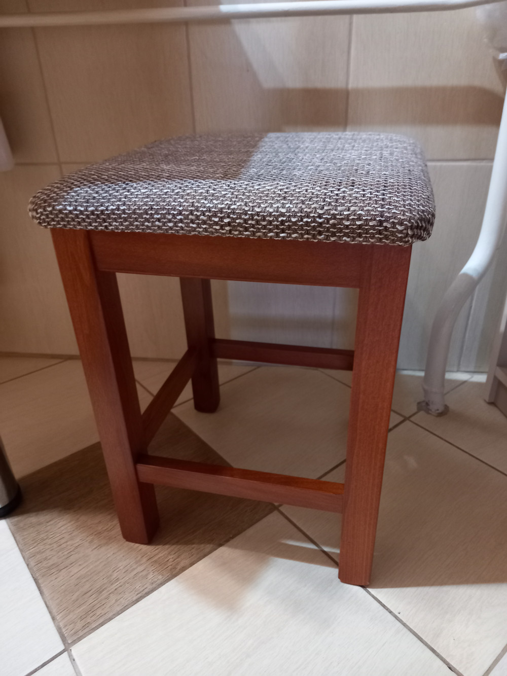 Favázas étkezőszék magyar szilva T21820-2-6430